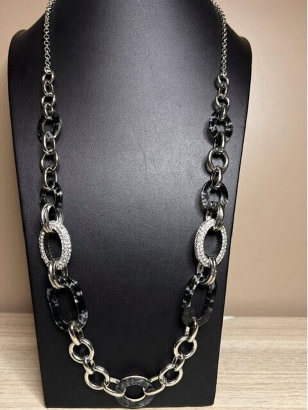 B7044 Talbots Chunky Link Necklace Leopard Print Rhinestone Silver Tone 30"